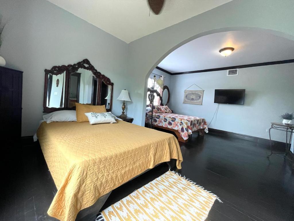 Heavenly Suite In Little Havana Free Parking Miami Exterior photo