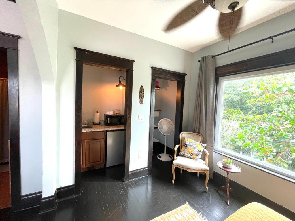 Heavenly Suite In Little Havana Free Parking Miami Exterior photo