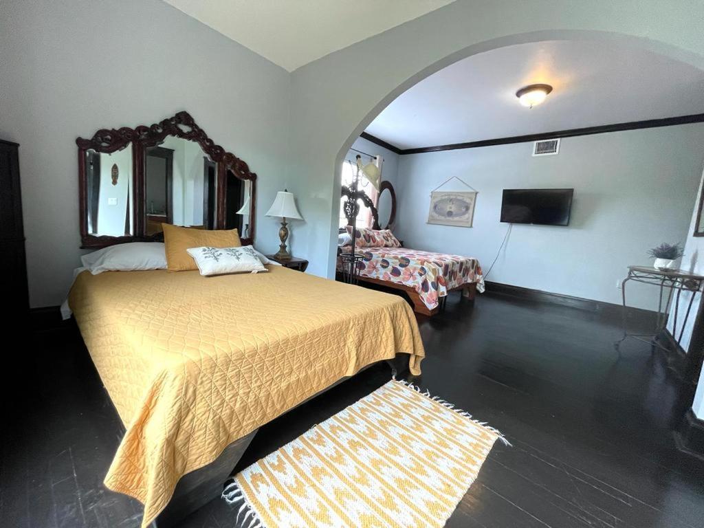 Heavenly Suite In Little Havana Free Parking Miami Exterior photo